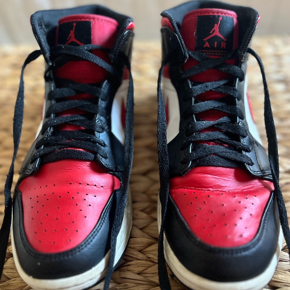 Men’s 9.5 Jordans